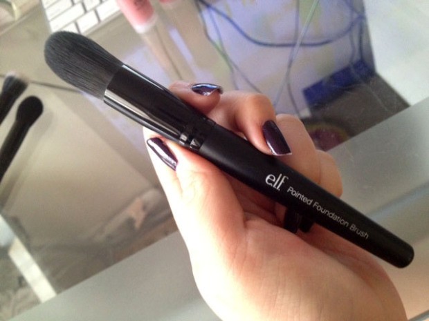 Kết quả hình ảnh cho Studio Foundation Brush elf