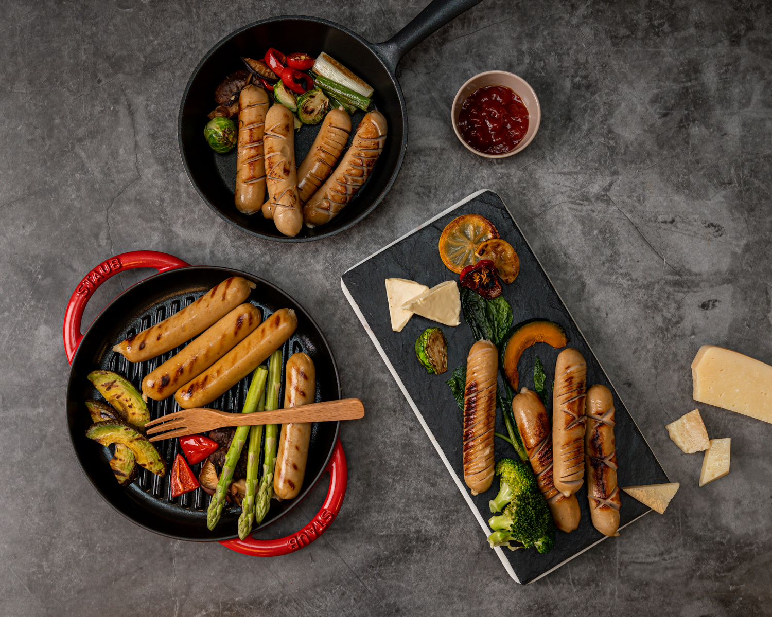 얼리지 않은 국내산 닭가슴살로 만든 수제 소시지